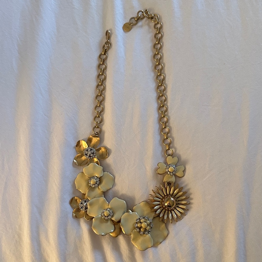 Stella & Dot Gold Floral Necklace